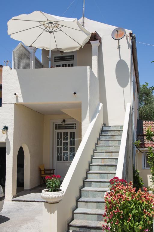 Apartments Margarita Kaizer Bridge Achilleion Екстер'єр фото